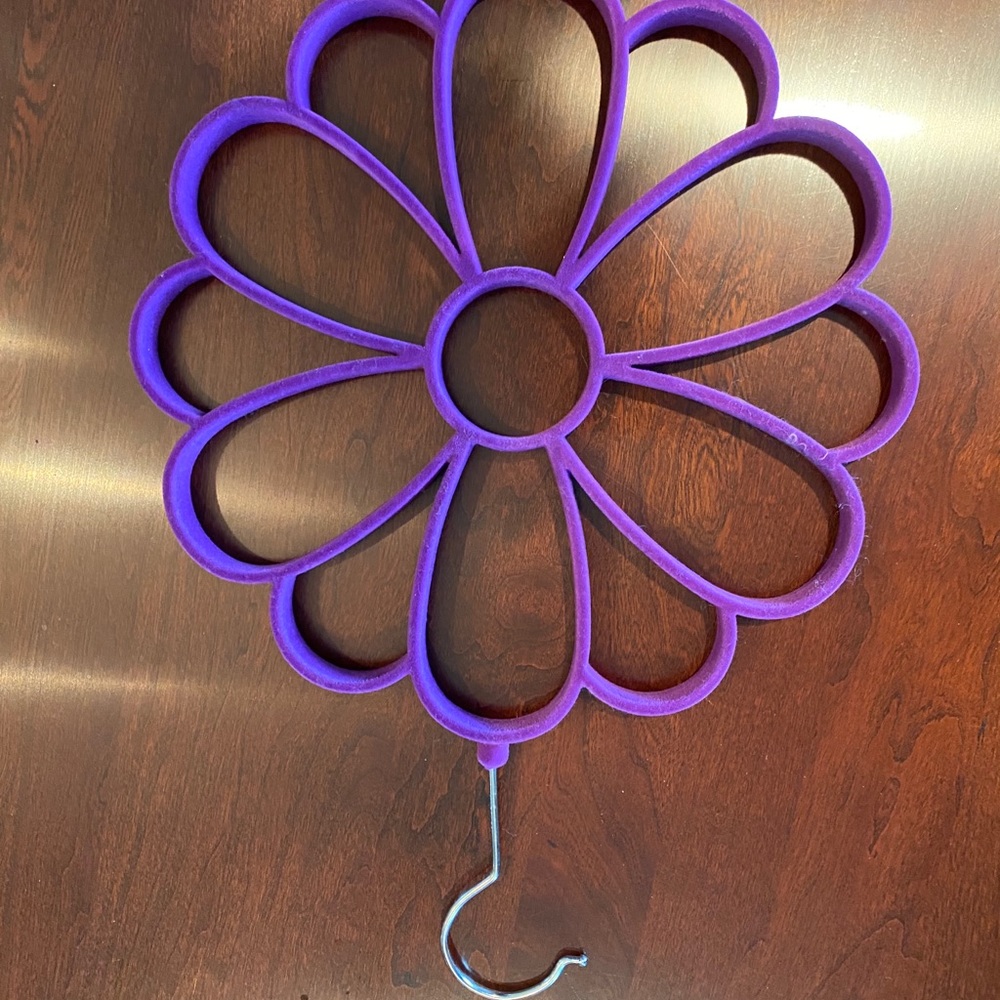 scarf hanger
